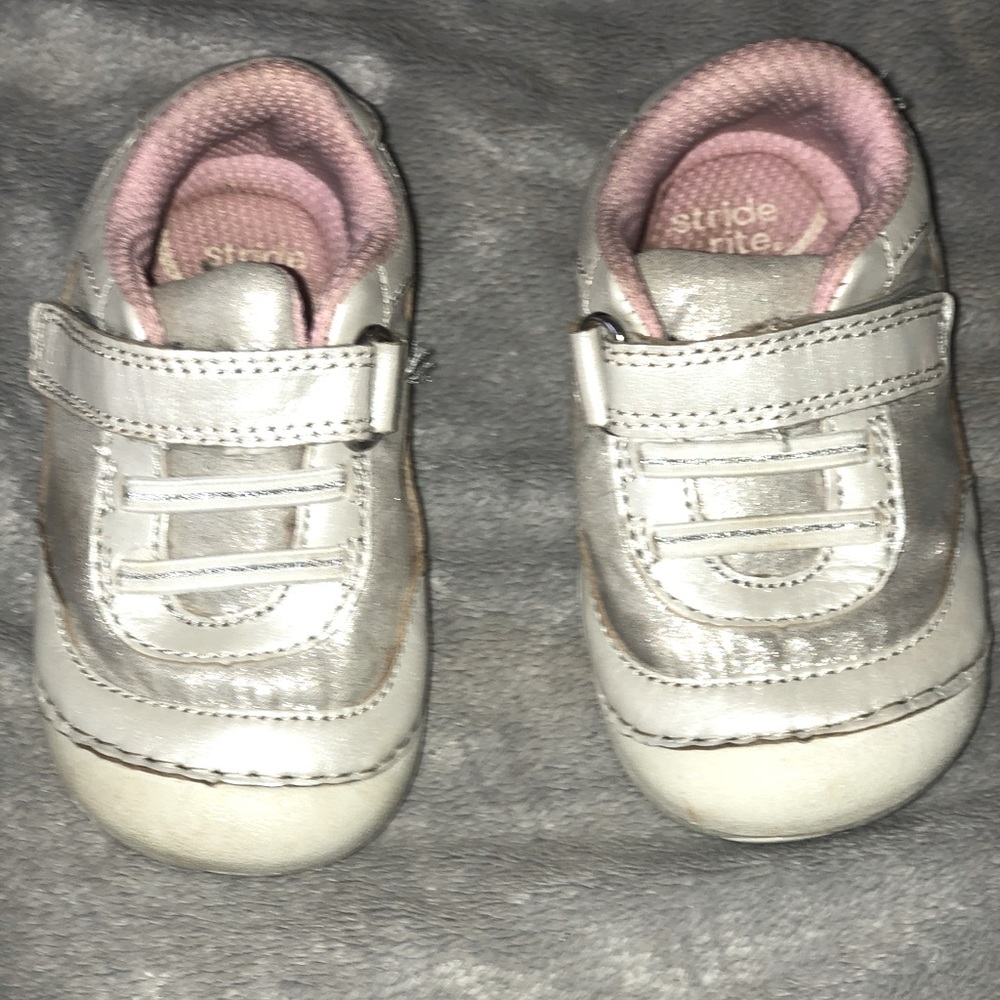 Toddler girl stride rite shoes size 4.5